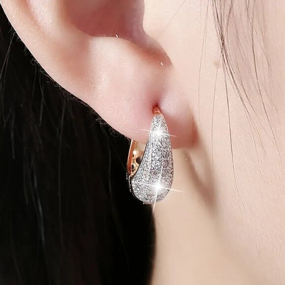 Pave Crystal Huggie Earrings Gold Tone Oval Sparkly Hoops NEW - Picture 5 of 6